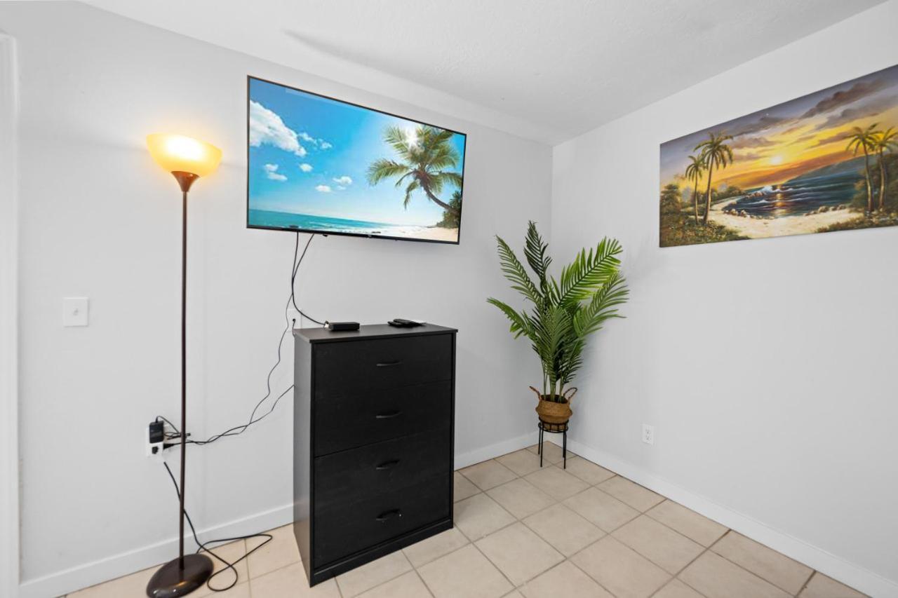 2 Bed Cottage With Pool, Close To Beach! Bbq Grills & Patio Fort Myers Kültér fotó