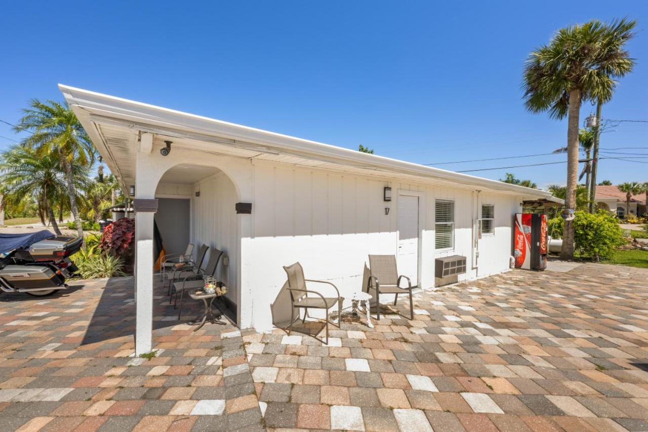 2 Bed Cottage With Pool, Close To Beach! Bbq Grills & Patio Fort Myers Kültér fotó